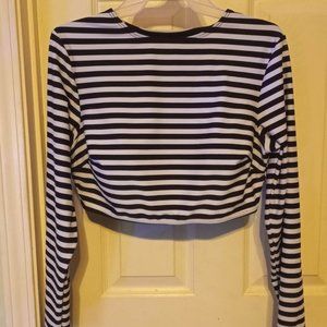 long sleeve black and white striped rash guard cropped top,
